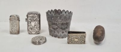 Silver vesta case with repousse decoration, marked 925, 1.1oz, a silver-mounted nail buff,