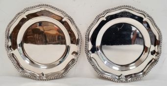 Pair of 1930's silver cinquefoil-shaped dishes with gadrooned border, both with crest 'Illingworth