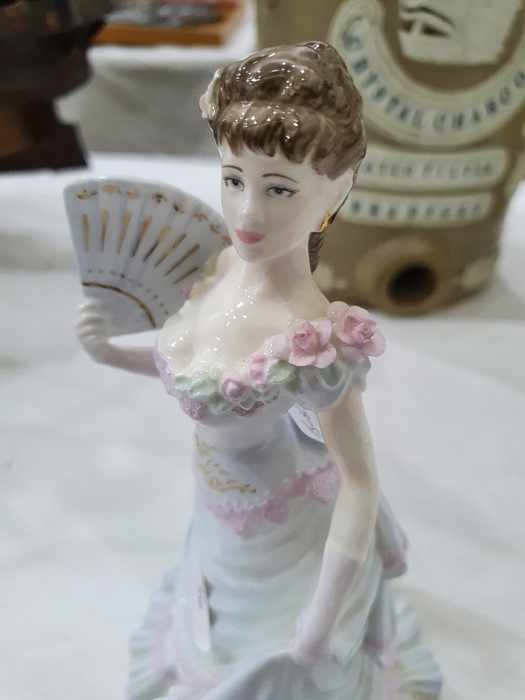 Five various Coalport figures of ladies in evening dresses, to include Mary Antoinette sculptured by - Bild 12 aus 31