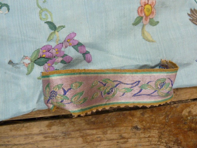 1920s Raw Silk Dressing Robe/Lounge Wear with sash belt in turquoise with cranes and flower - Image 9 of 17