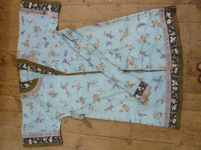 1920s Raw Silk Dressing Robe/Lounge Wear with sash belt in turquoise with cranes and flower - Image 7 of 17