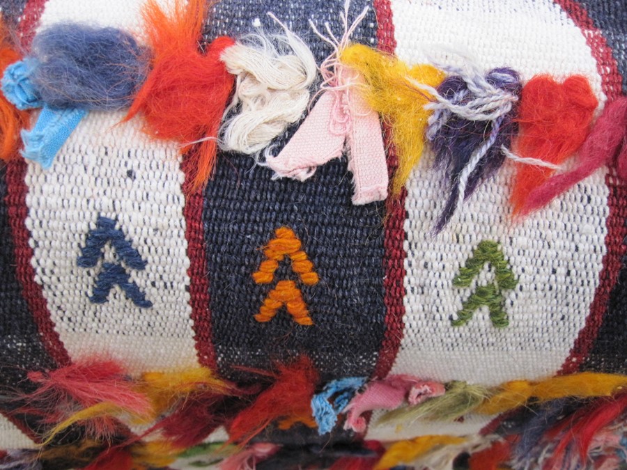 Large multi-coloured cotton kelim-style rug with hand knotted loose threads and fringes at two ends, - Image 2 of 4