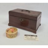 George III mahogany tea caddy with three divisions, 23cm wide and a small quantity of sundries to