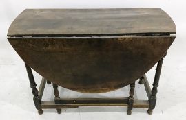 18th century and later gateleg dining table on turned supports, stretchered base, 105.5cm x 134cm