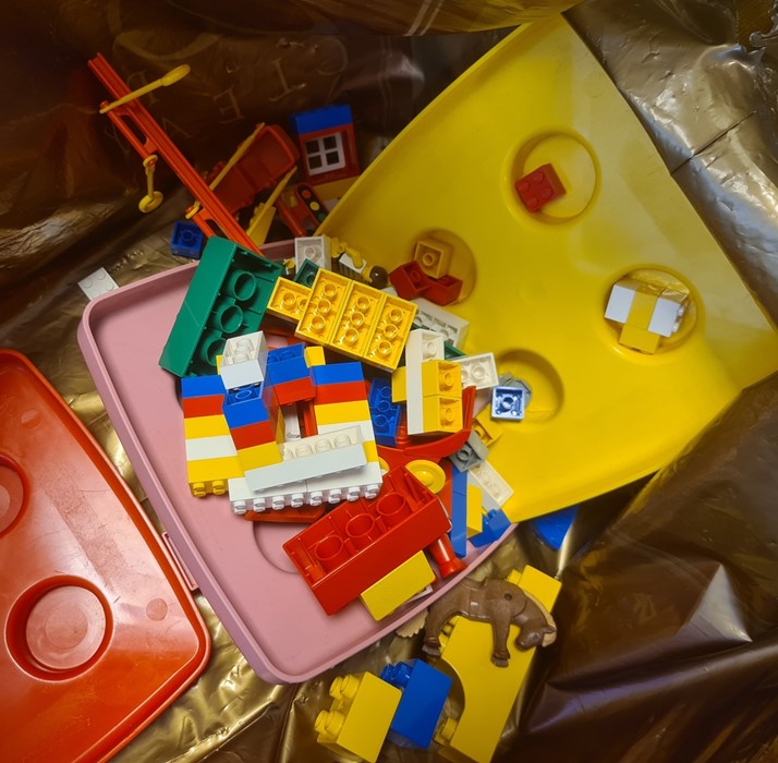 Large quantity of Lego - Image 2 of 4