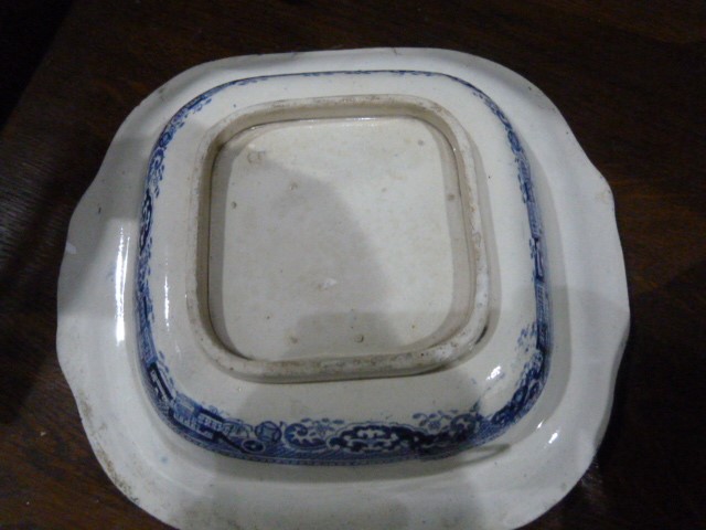 Blue overlay flash glass vase and  small sweetmeat dish, a Willow pattern tureen, lidded, and - Image 4 of 6