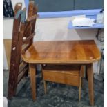 Fold-out breakfast table, a sewing box and stepladders (3)