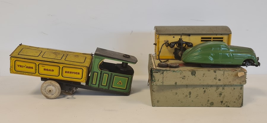Schuco tinplate car and garage, no.15/125, boxed and a Triang clockwork road service vehicle (2)