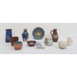 Chinese porcelain miniature vase, blue and white decoration and sundry small ceramics (1 box)
