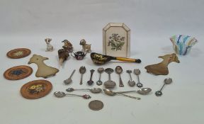 Small latticinio glass bowl, sundry souvenir teaspoons, small quantity of coins and various small