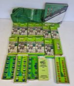 Subbuteo with fabric pitch, large quantity of teams, boxed, diving goalkeepers with caps, boxed,