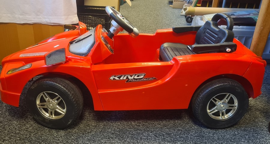 King Roadster child's electric red sports car, 110 cm