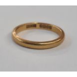 22ct gold wedding ring, 2.5g approx