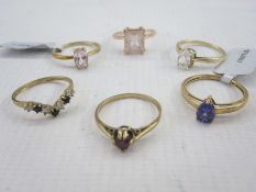Six 9ct gold stone set dress rings (6)