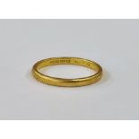 22ct gold wedding ring, 3.1g approx
