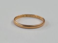 22ct gold wedding band, 1.2g approx
