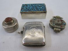 Edwardian silver vesta case, an Eastern silver-coloured metal pendant set with turquoise and