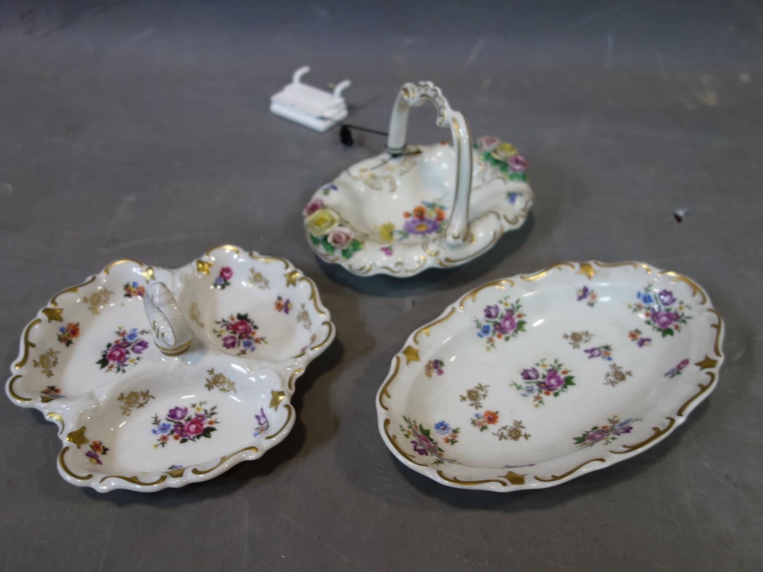 A collection of 19th century and later porcelain and ceramic to include a Brownfield plate, Clarrice - Image 4 of 4