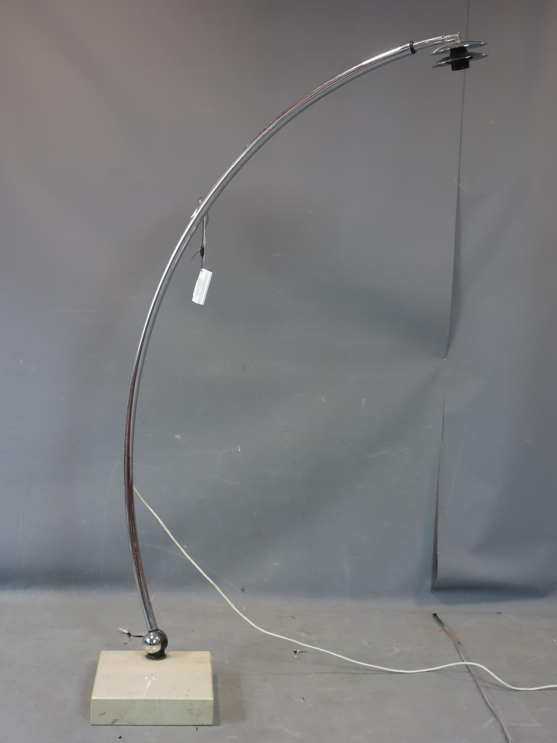 A chrome arch lamp, raised on a marble base, H.172cm