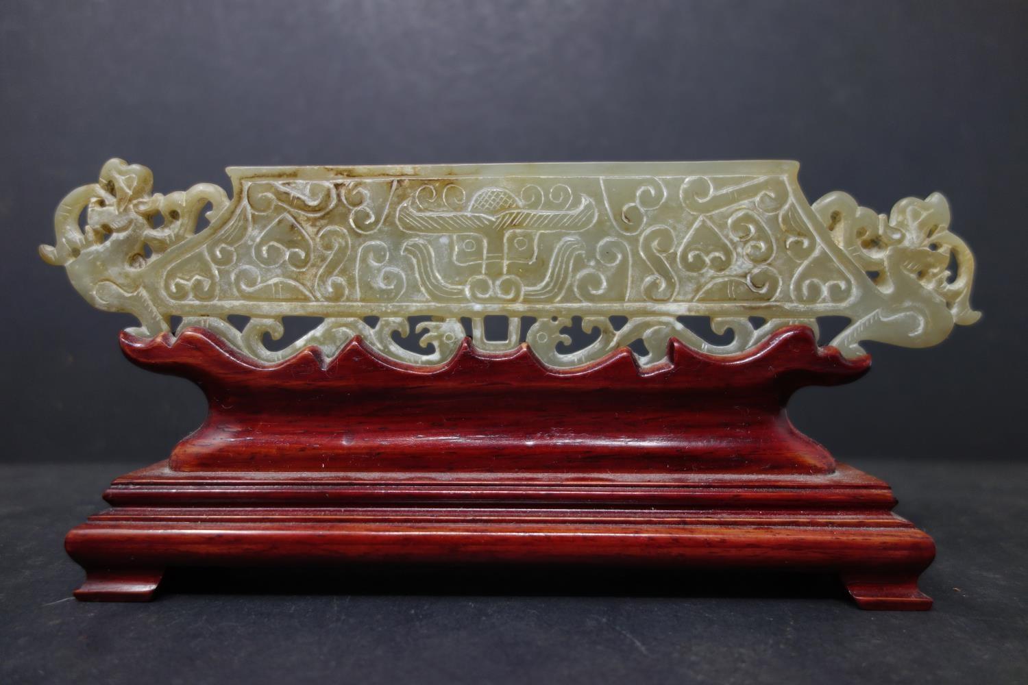 A 20th century Chinese jade tablet of 2 mythical beasts, 5 x 22cm, with fitted hardwood stand - Image 3 of 4