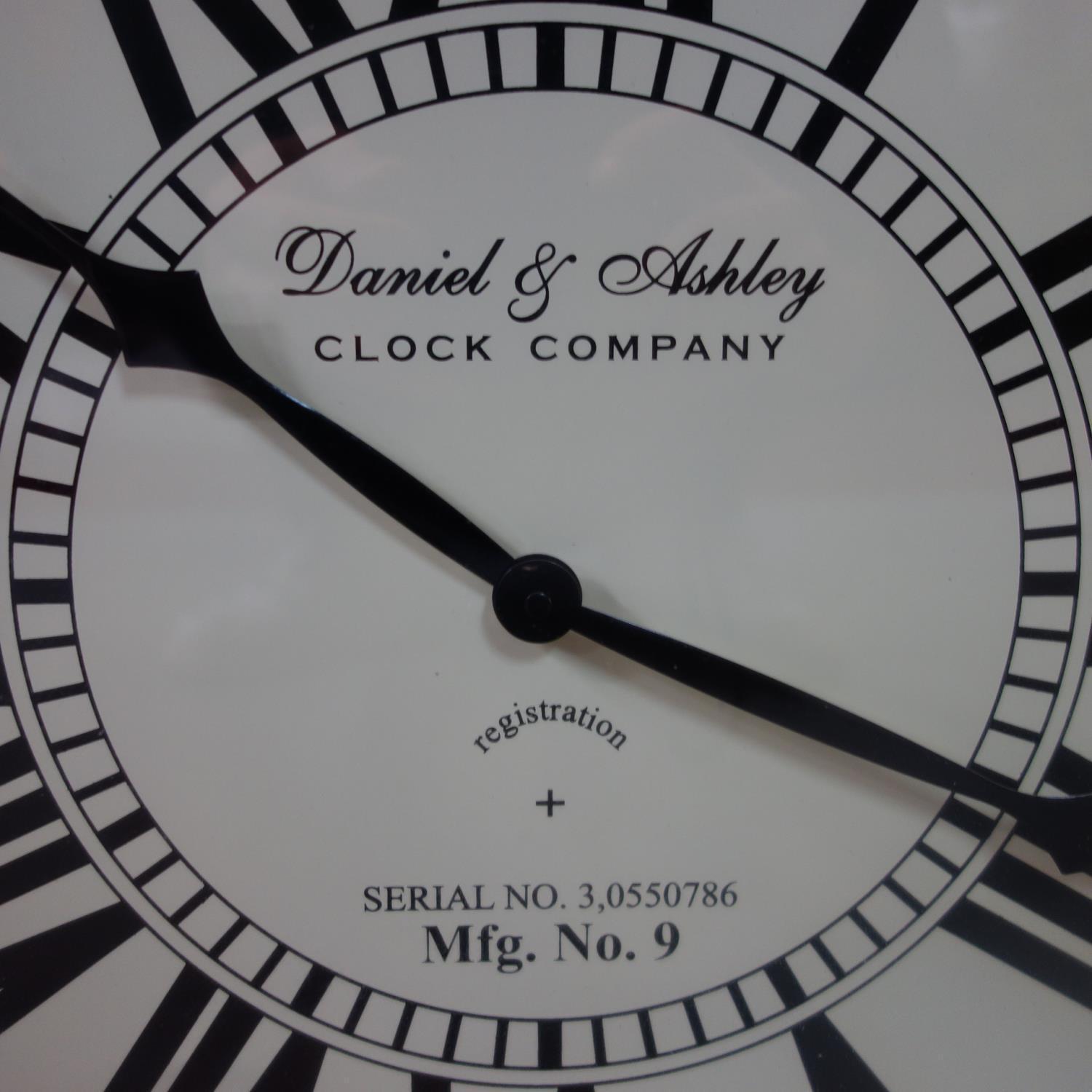 A contemporary clock, the Roman dial signed Daniel & Ashley Clock Company, battery operated, H.52 - Image 2 of 2