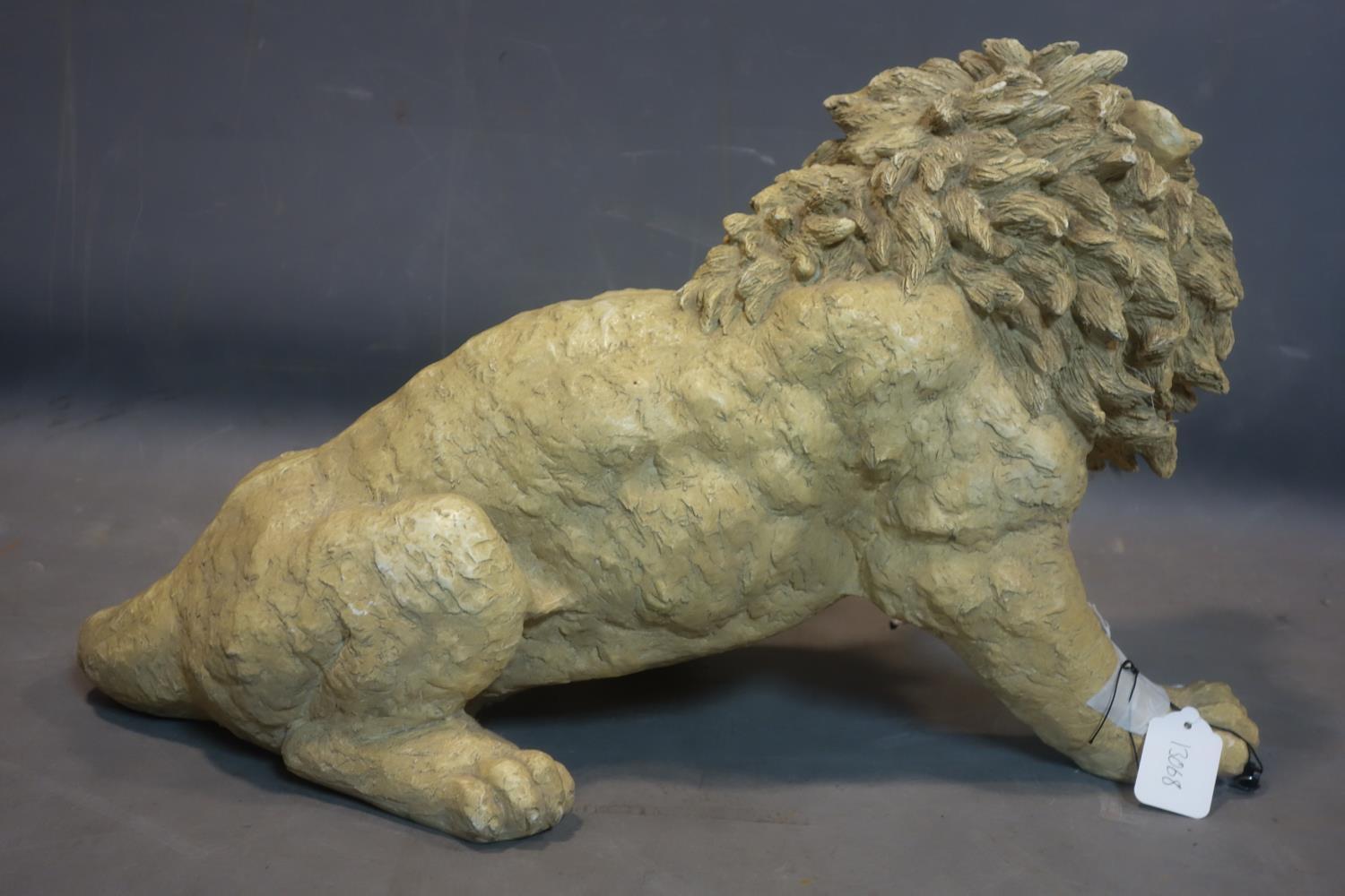 A resin figure of a lion, H.38 W.62 D.32cm - Image 2 of 3