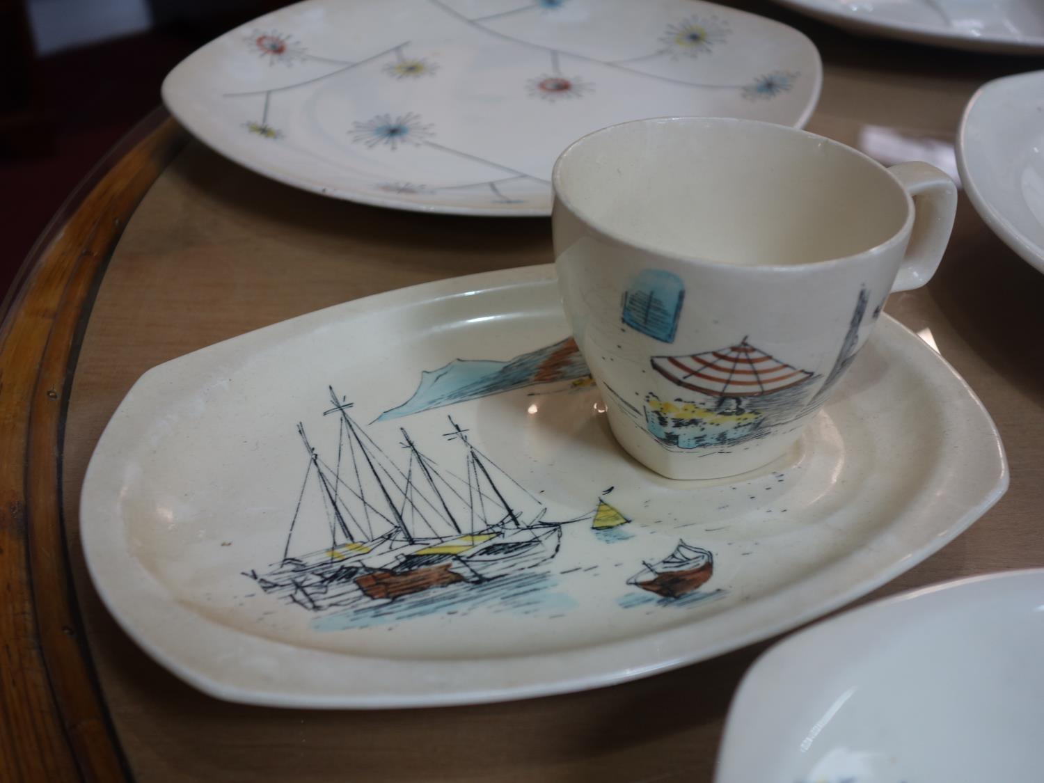 A collection of Midwinter tableware, to include Riviera plates, teacups, saucers, platter, and - Image 3 of 6