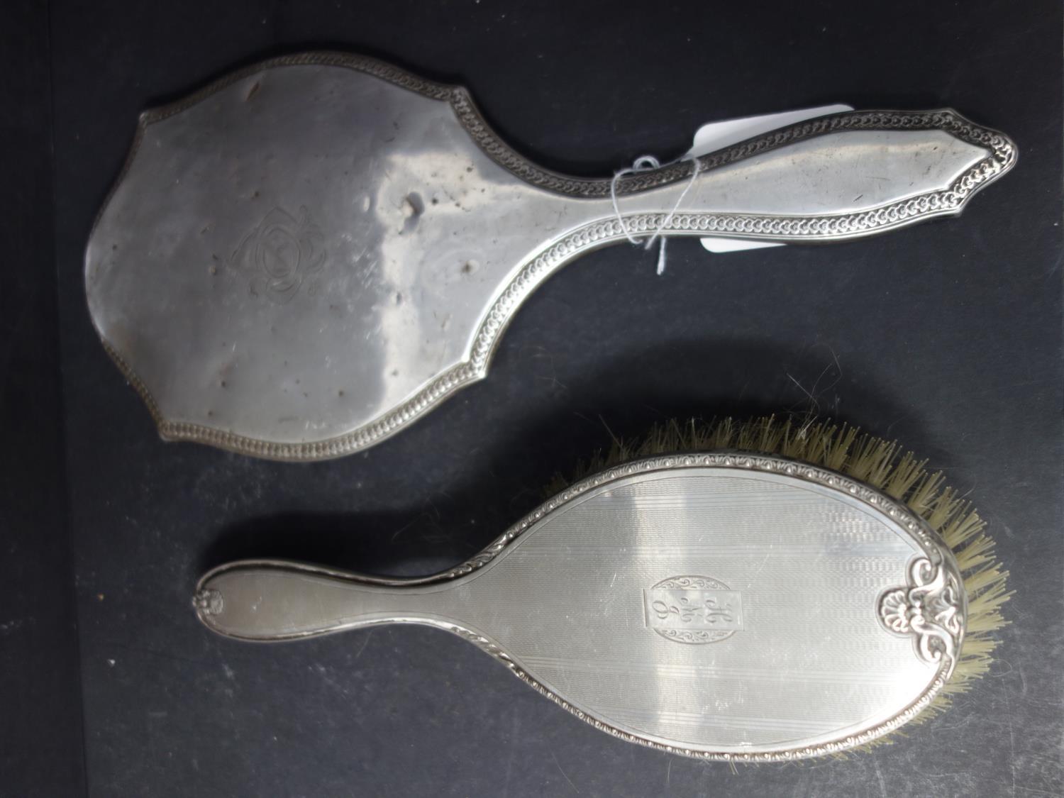 A silver dressing table mirror together with 3 silver dressing brushes - Image 4 of 5