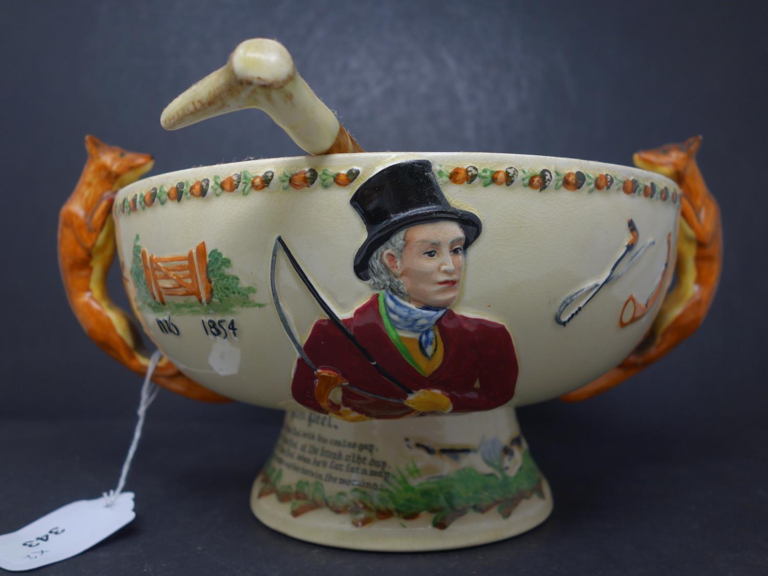 A Crown Devon bowl, with hunting decoration and twin fox handles, with matching spoon of horn - Image 4 of 5