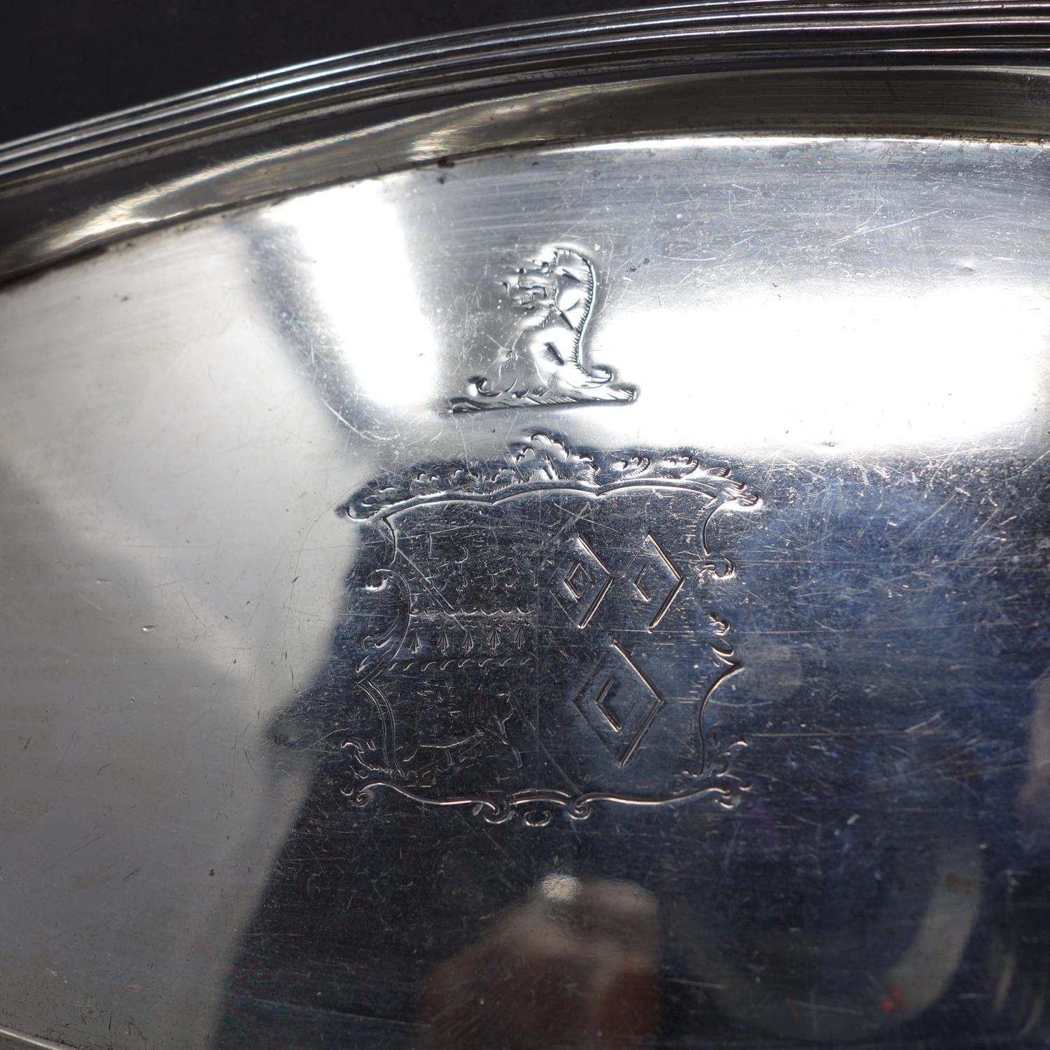 A George III boat shaped silver tray, London 1802, rubbed makers mark, approx. 3.6 troy oz, H.2.5 - Image 3 of 4