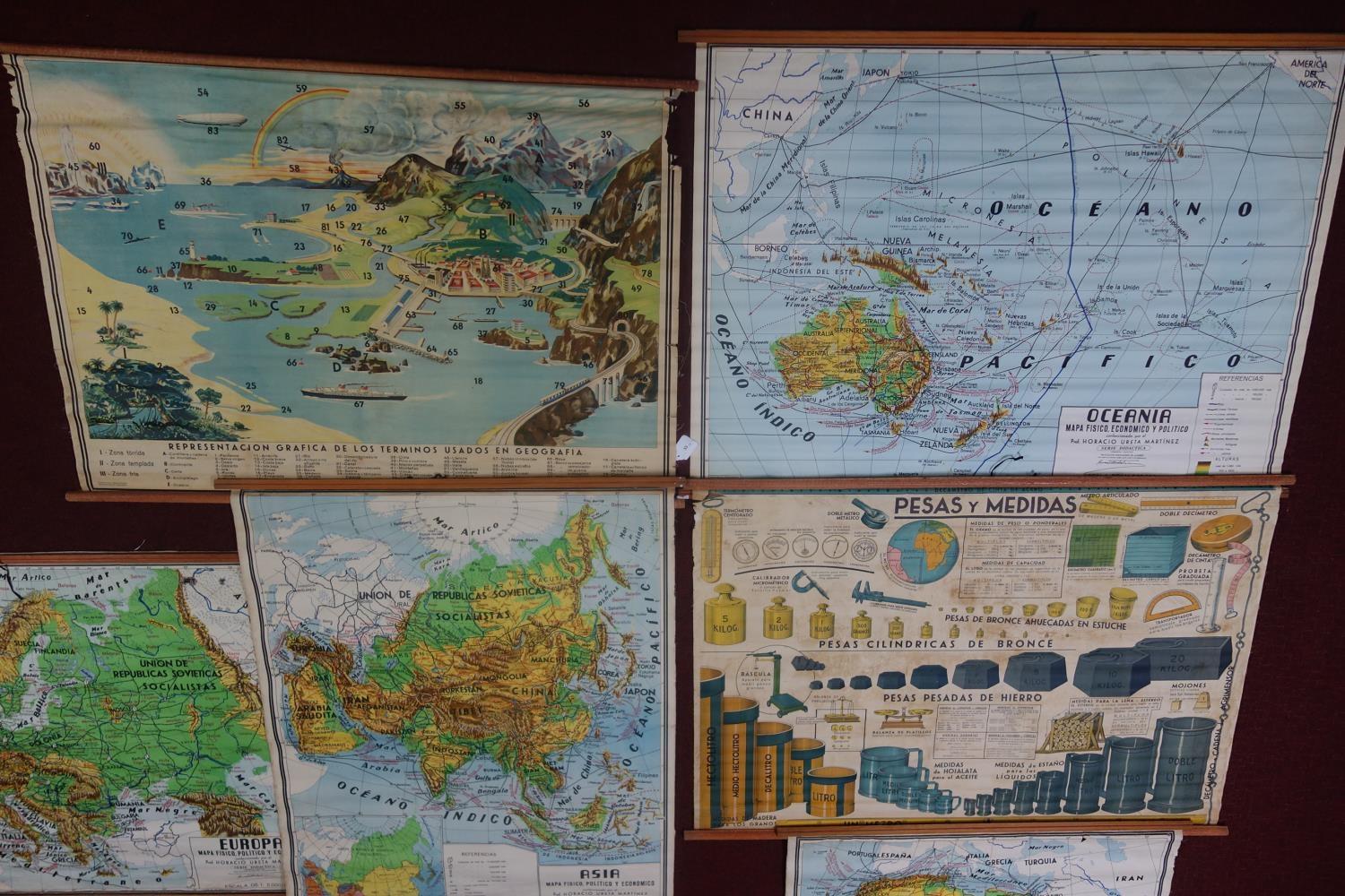 A collection of 8 vintage Mexican school maps of the world - Image 2 of 4