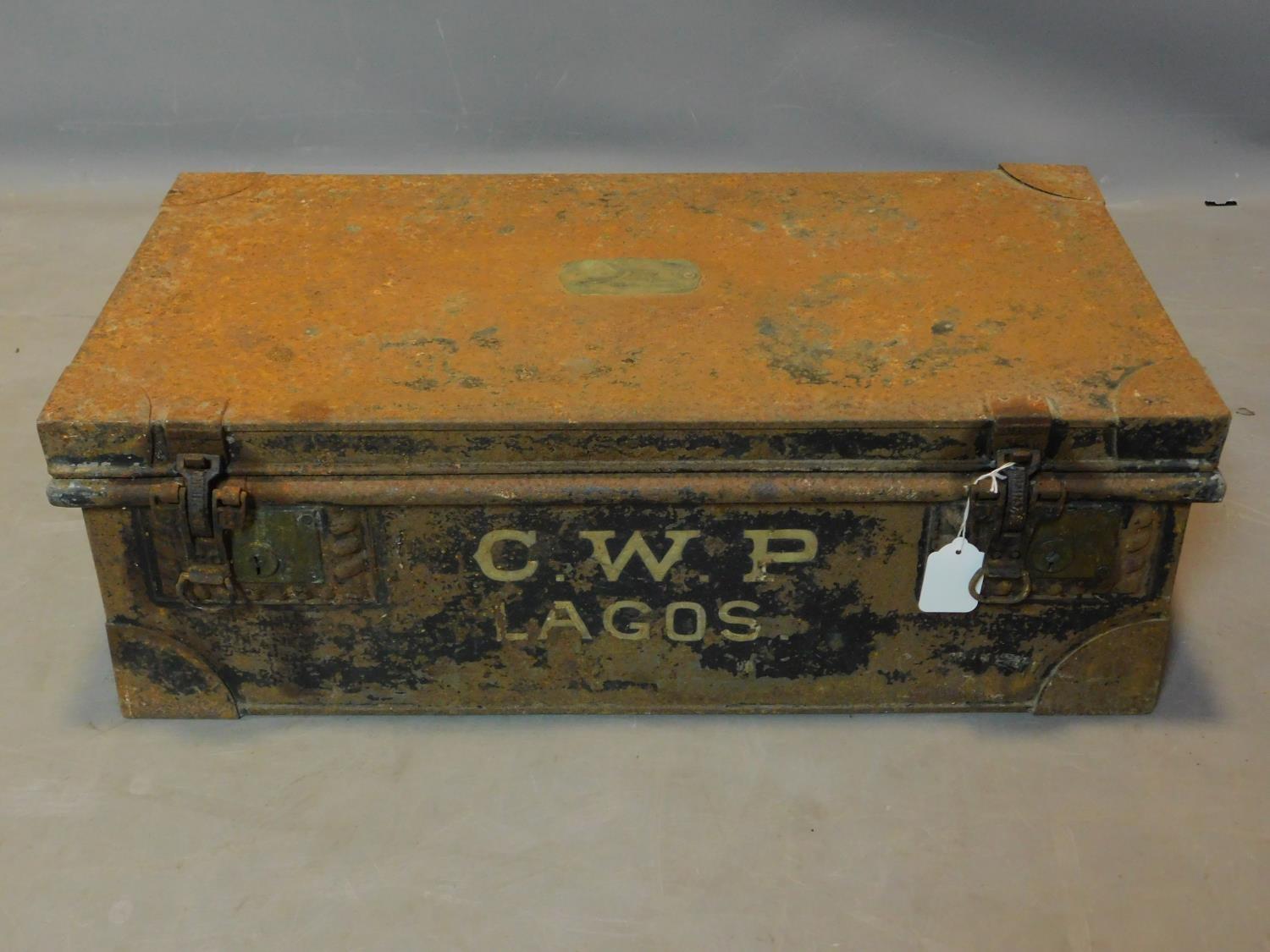 A 'Watertight Jaybeco' metal ammo box by Jones Brothers & Co., Wolverhampton, H.24 W.70 D.38cm