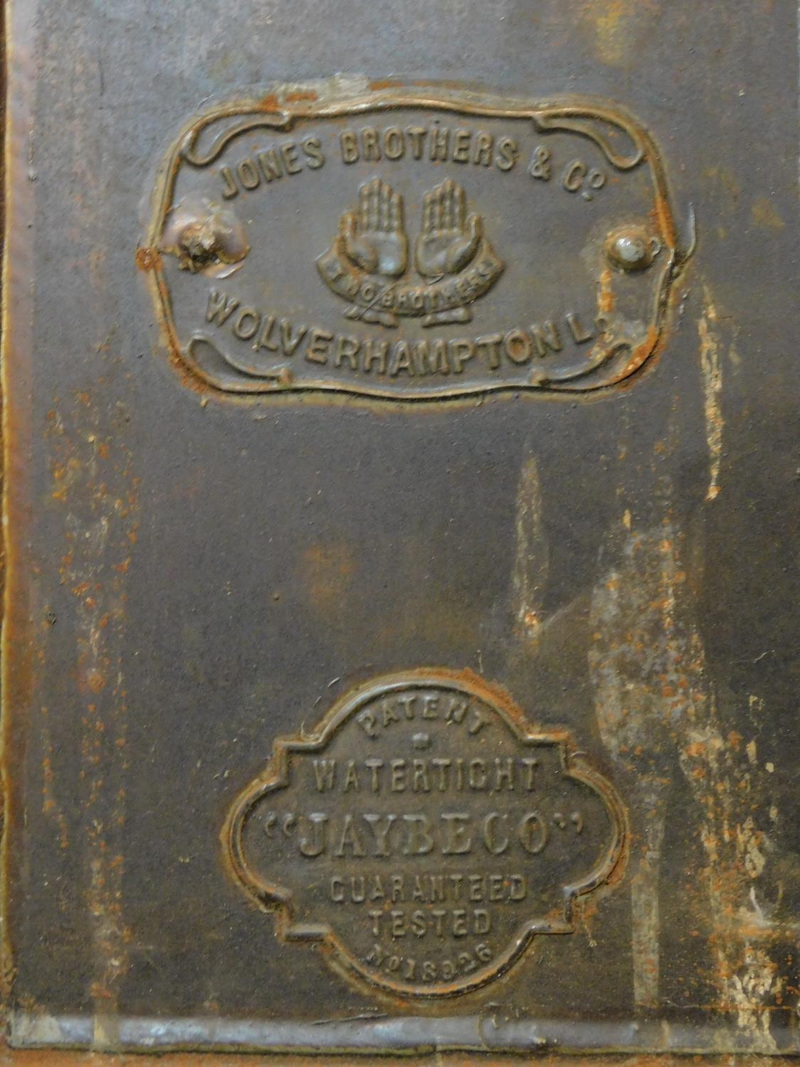 A 'Watertight Jaybeco' metal ammo box by Jones Brothers & Co., Wolverhampton, H.24 W.70 D.38cm - Image 6 of 6