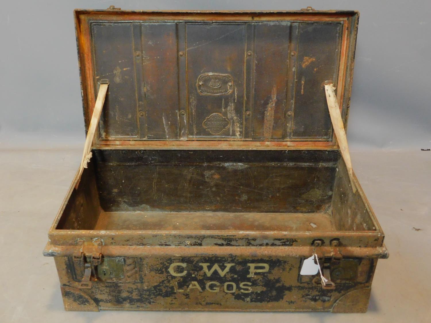 A 'Watertight Jaybeco' metal ammo box by Jones Brothers & Co., Wolverhampton, H.24 W.70 D.38cm - Image 5 of 6