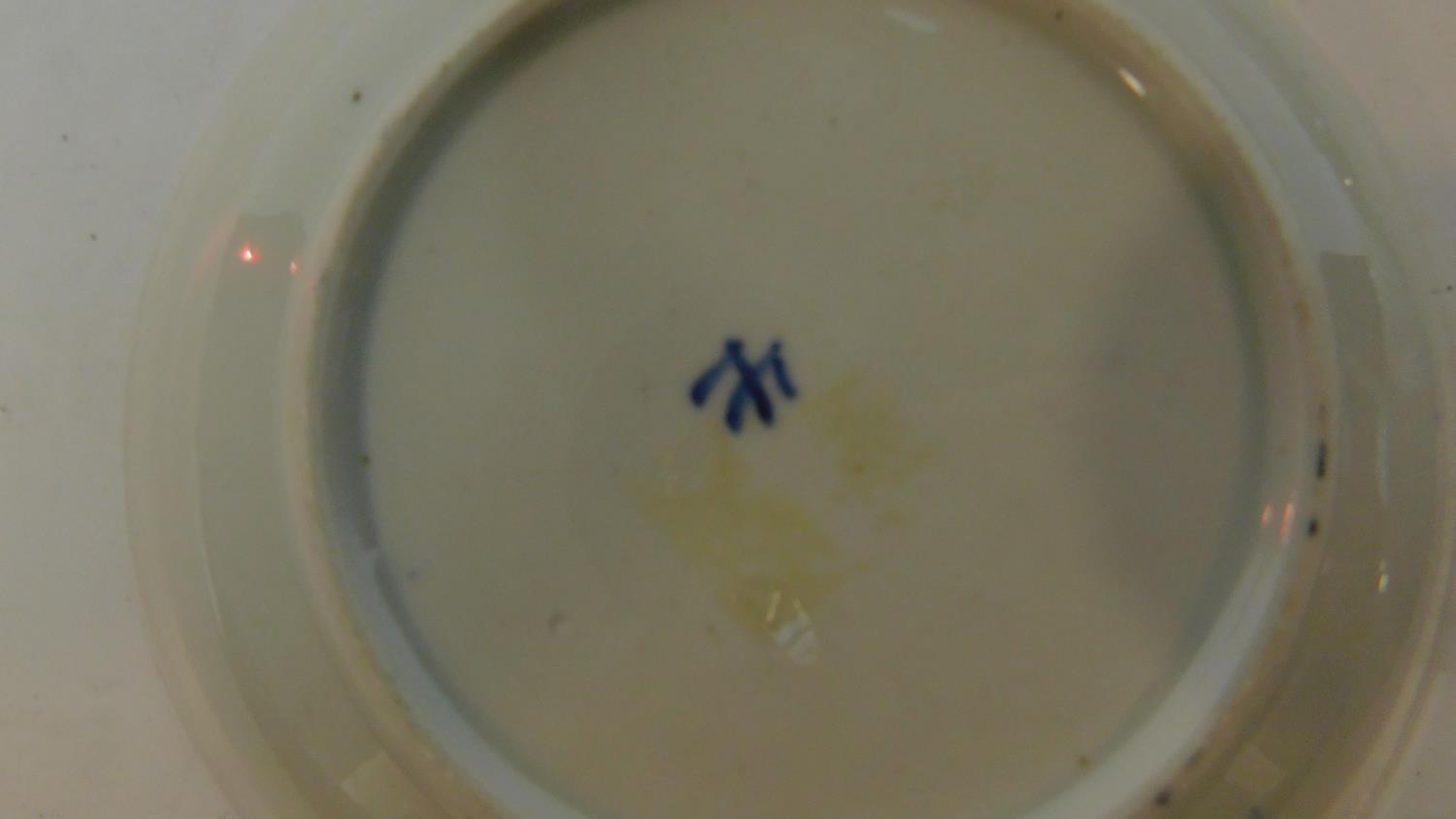 A collection of 6 various 19th century Chinese and other dishes (6) H.3 W.13 - Image 3 of 8