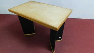 A contemporary oak topped console table H.76 W.100 D.60