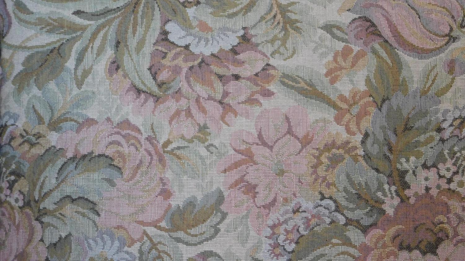 An Edwardian two seater sofa in floral tassled upholstery. 76x137x77cm - Image 6 of 6