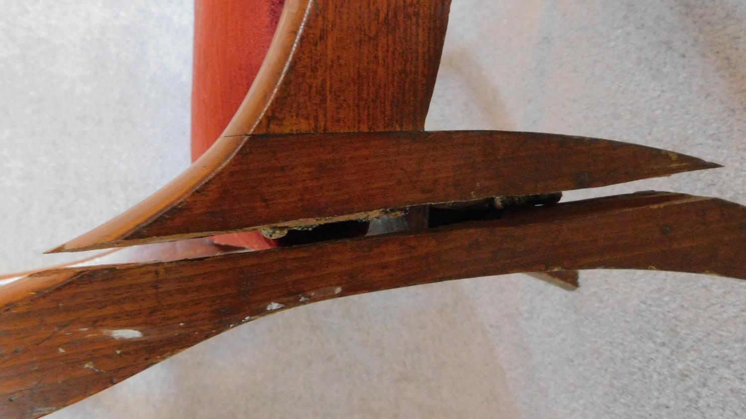 A pair of Regency mahogany and satinwood strung dining chairs on sabre supports. H.80 W.46 D.50cm ( - Image 3 of 4