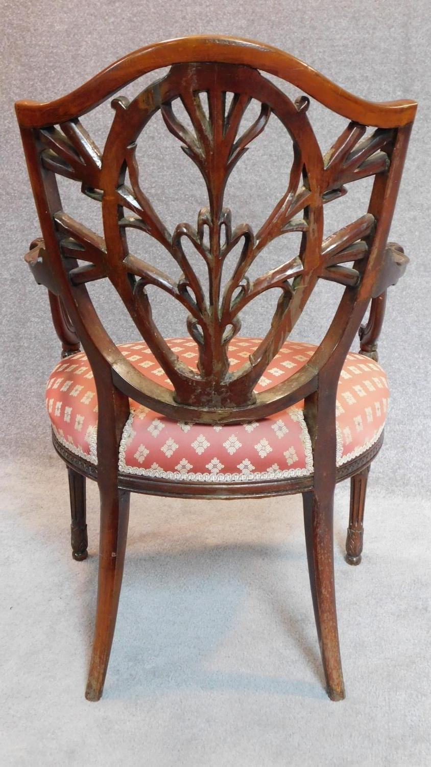A mahogany Hepplewhite style desk chair. H.96cm - Image 3 of 6