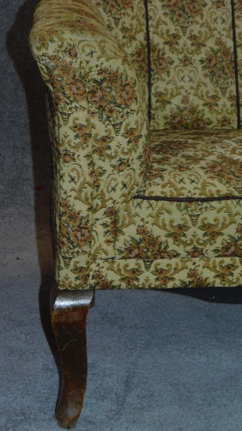 An Edawrdian sofa in original floral tapestry style upholstery on mahogany cabriole supports. - Image 5 of 6