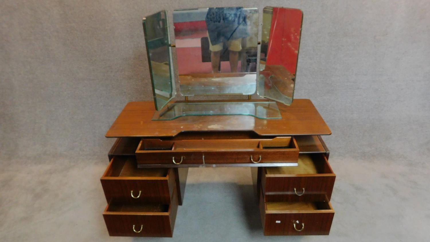 A vintage teak E. Gomme G-Plan dressing table. 135x125x47cm - Image 2 of 5