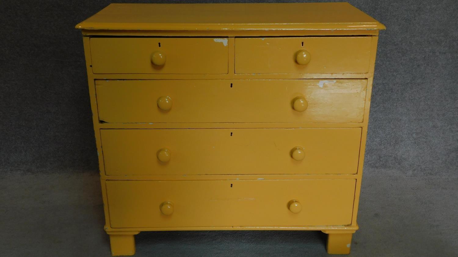 A painted Victorian pine chest of two short over three long drawers. 99x108x51cm