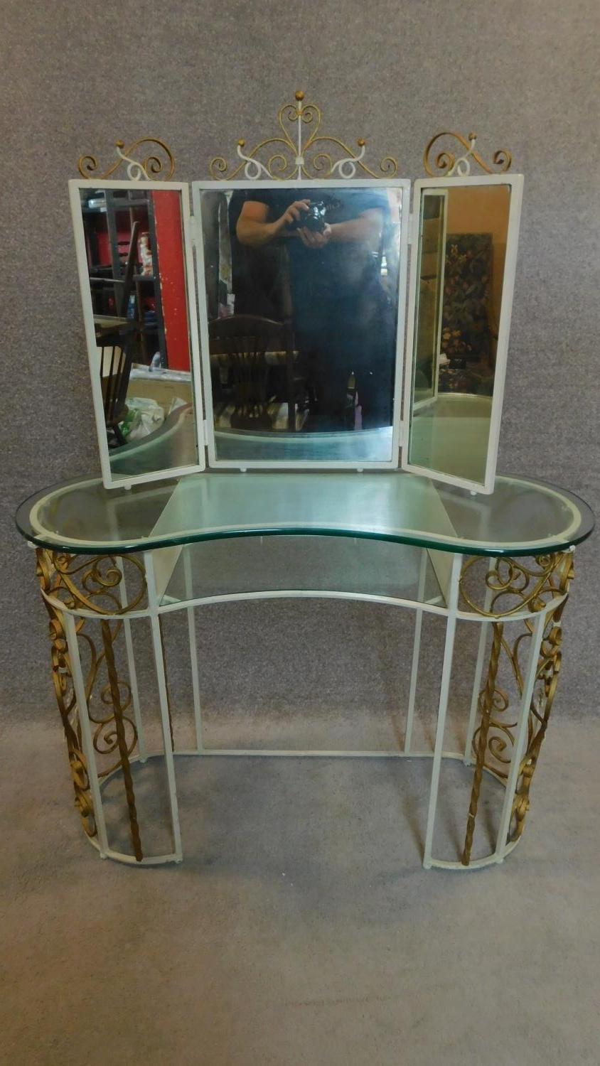 A mid 20th century wrought iron and gilt dressing table set to include kidney shaped dressing table, - Image 5 of 5