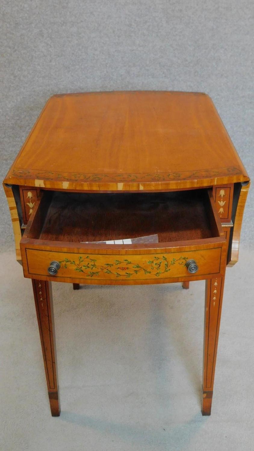 A Sheraton style pembroke table with butterfly drop flaps, crossbanded and with allover - Image 7 of 10