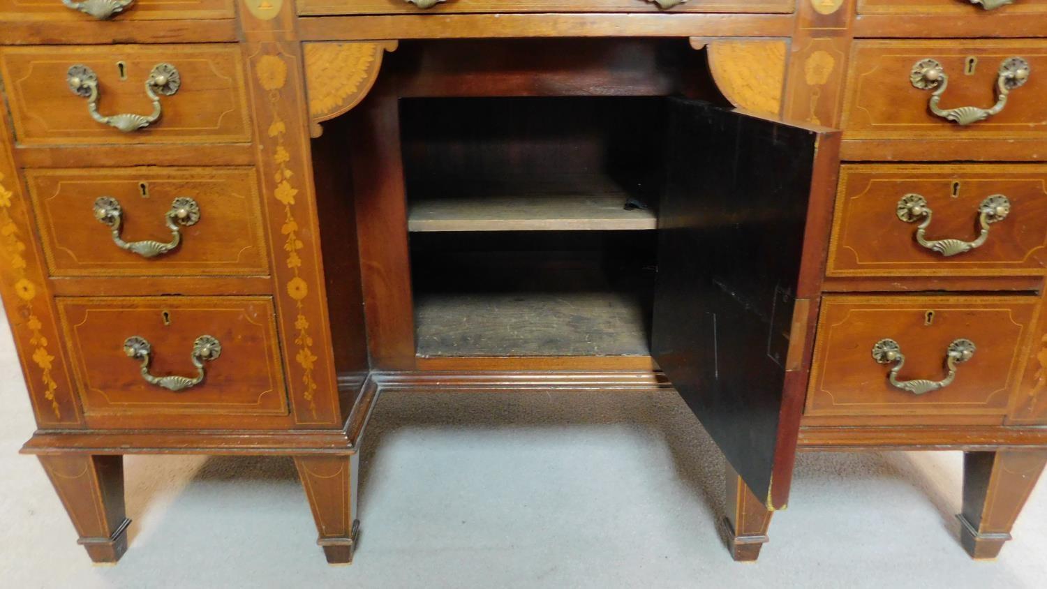 An Edwardian mahogany and satinwood inlaid kneehole desk with allover conch shell, swag and urn - Image 3 of 8