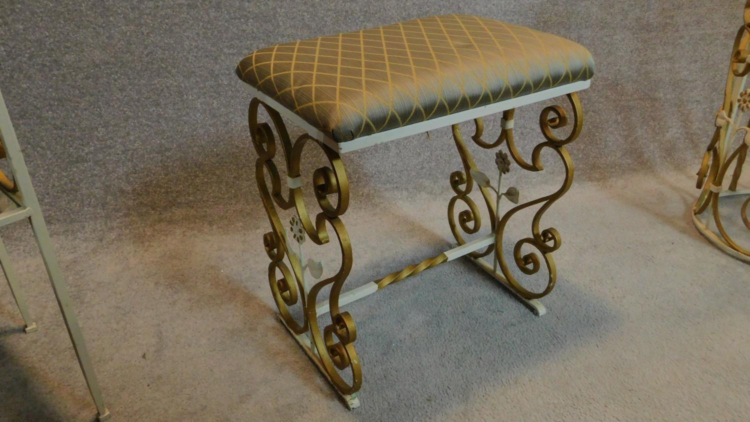 A mid 20th century wrought iron and gilt dressing table set to include kidney shaped dressing table, - Image 4 of 5