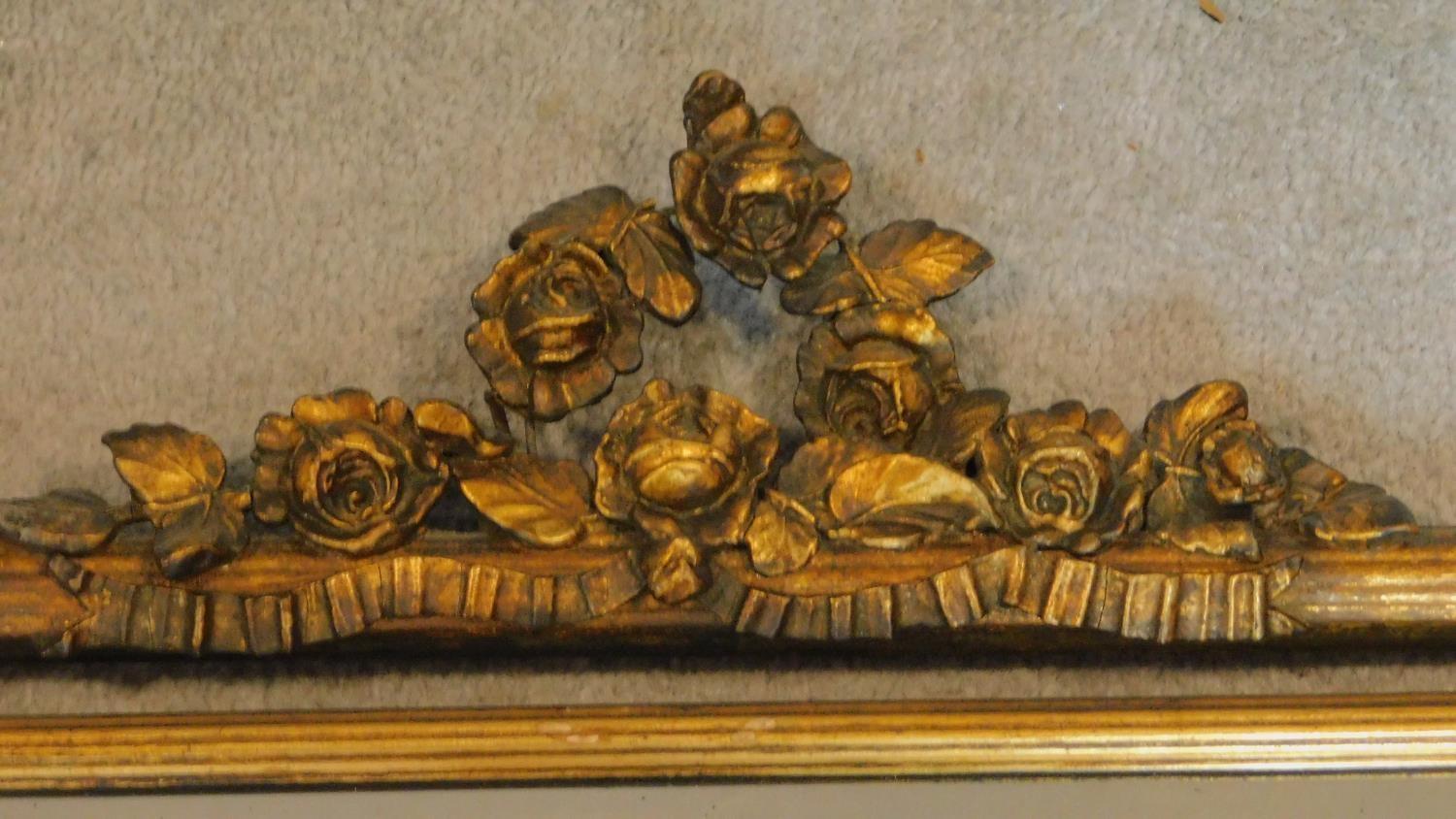 A carved giltwood tryptich table mirror. 110x88cm - Image 2 of 5