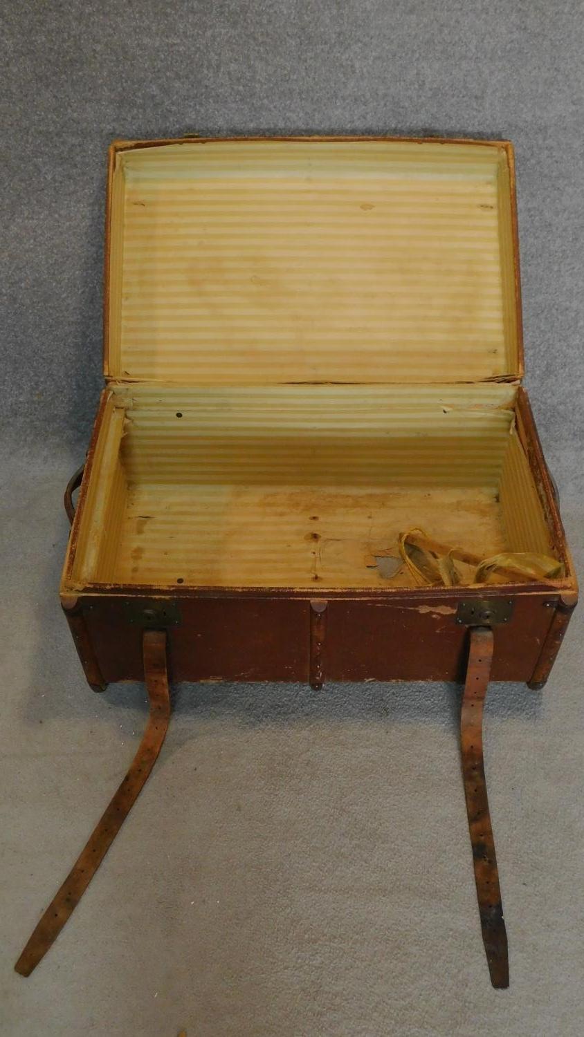 A vintage travelling trunk. H.44 W.84 D.54cm - Image 2 of 6