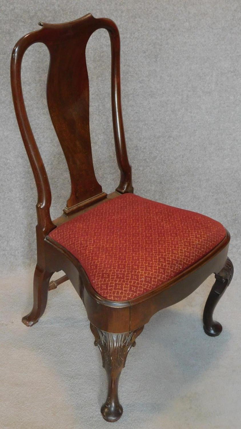 A pair of early Georgian style mahogany dining chairs with urn shaped splat, drop in seats on - Image 6 of 6