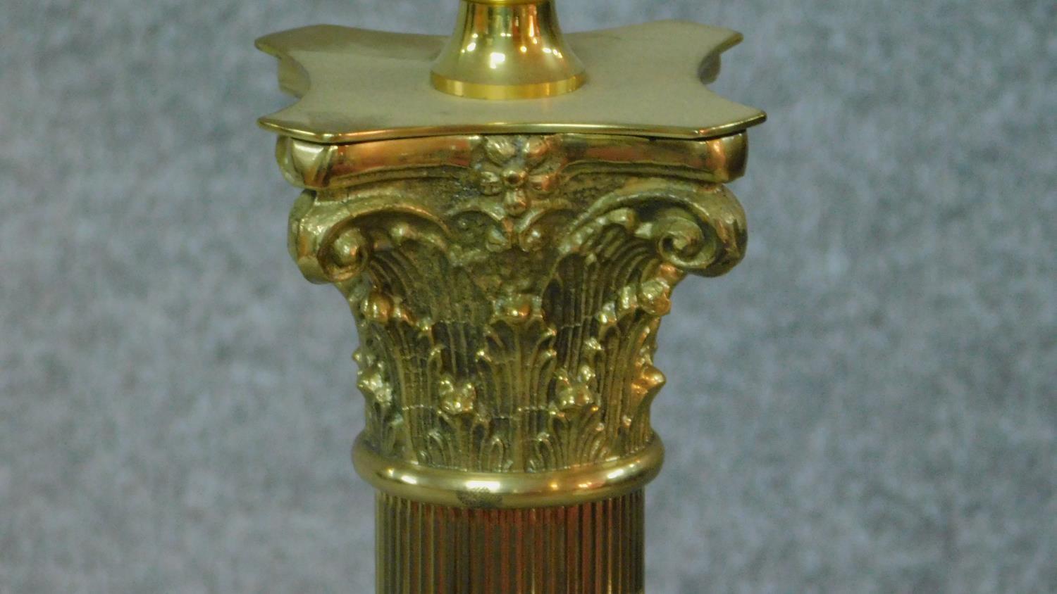 A large brass Corinthian column style table lamp. H.96cm - Image 3 of 6